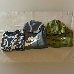 Nike Graphic Hoodies in Black, Gray, and Green Kids 5-6yrs Tag Size Kids Medium